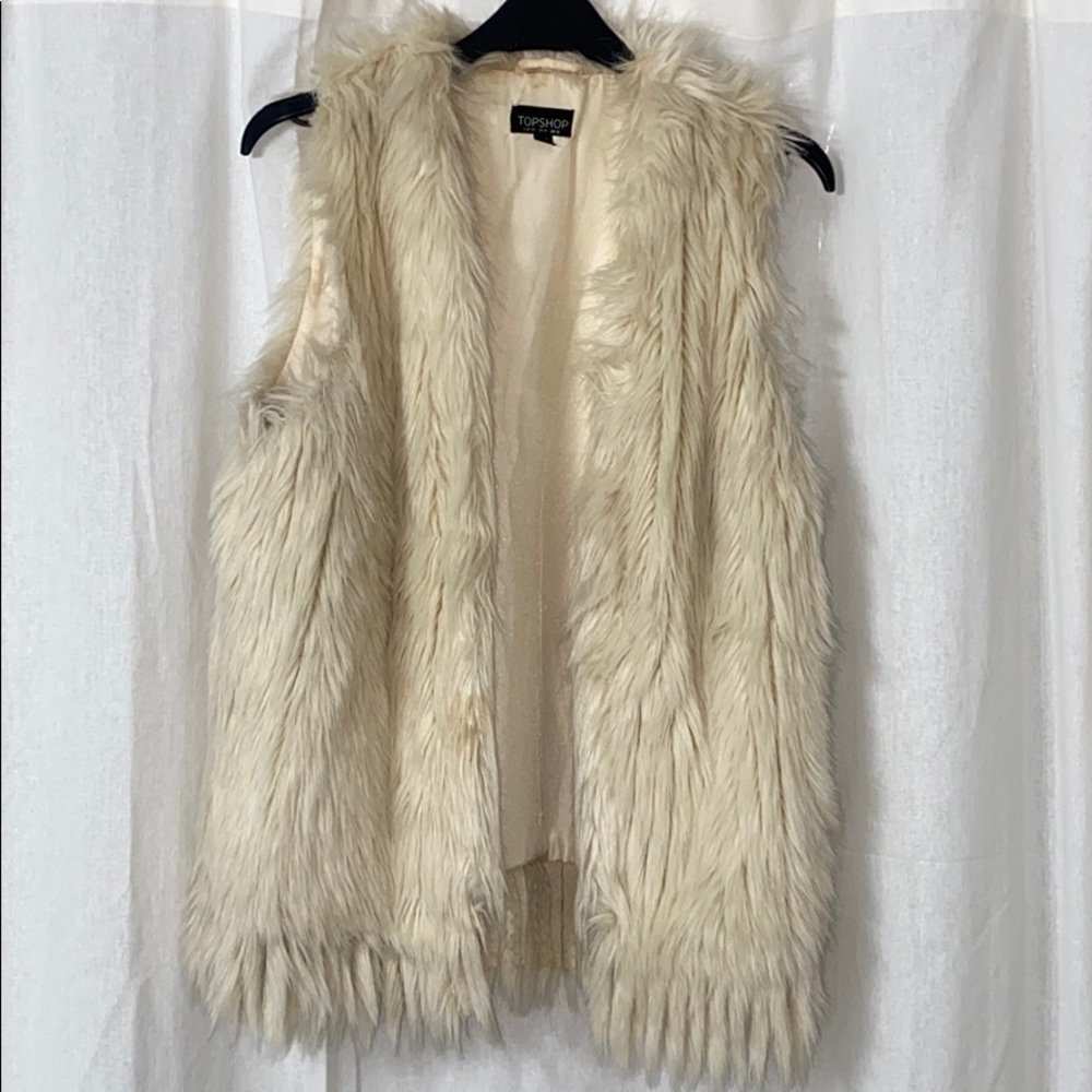 TOPSHOP Faux fur vest size US 8 like new!